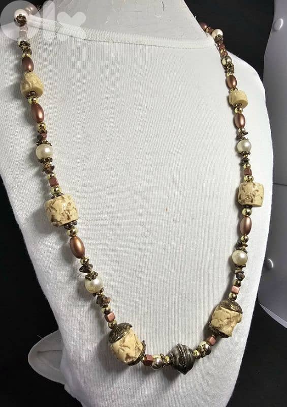 10$ vintage beaded necklace, 0