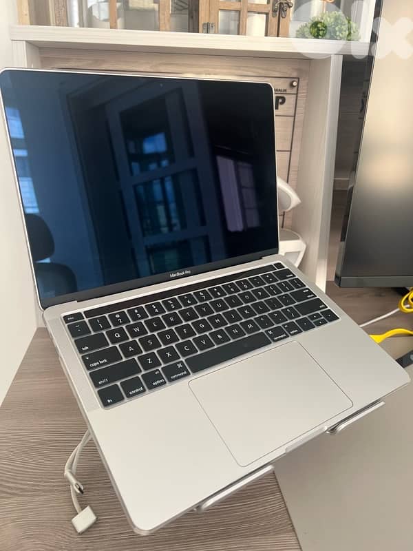 Apple MacBook Pro 13” M1 - 8GB RAM / 512GB SSD 0