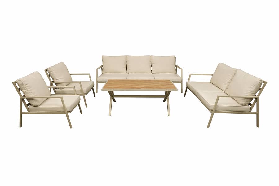 Luxury Outdoor Relaxation Suites 0