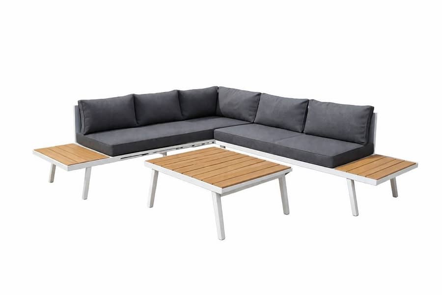 Luxury Outdoor Corner 0