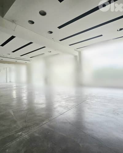 RAO26-4973 Showroom 290 m² for Rent – Horsh Tabet (Prime Location)