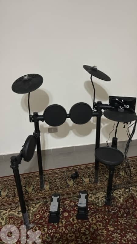 Yamaha DTX402K Electronic Drum Set 0