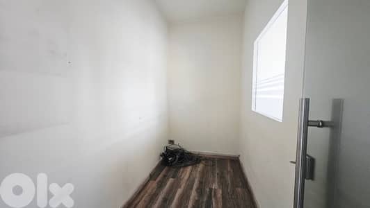 AH-HKL-543 Spacious 150 m² Office for Rent – Ain Mreisseh, Beirut