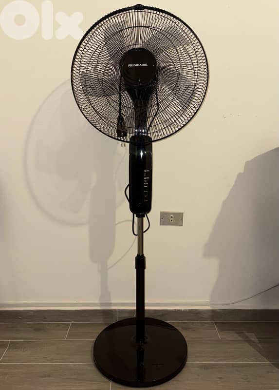 Stand Fan Frigidaire 18" with Remote Control 0