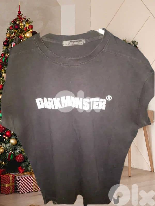 Black T-shirt 0