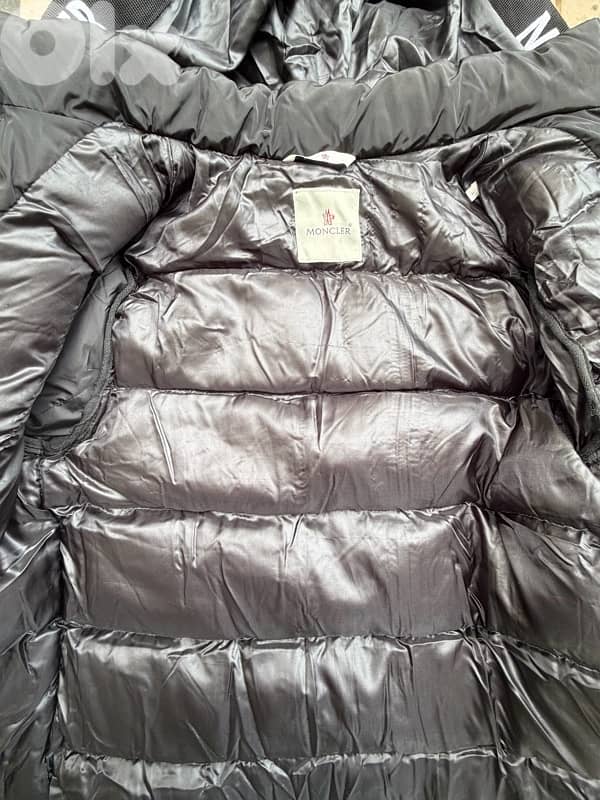 Moncler Black Puffer Jacket – Never Worn 4