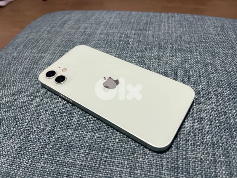 iPhone 12 0