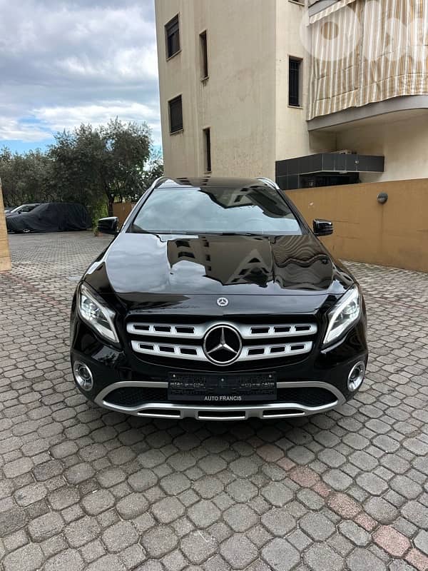 Mercedes GLA 250 4matic 2018 black on beige (clean carfax-65000 miles) 0