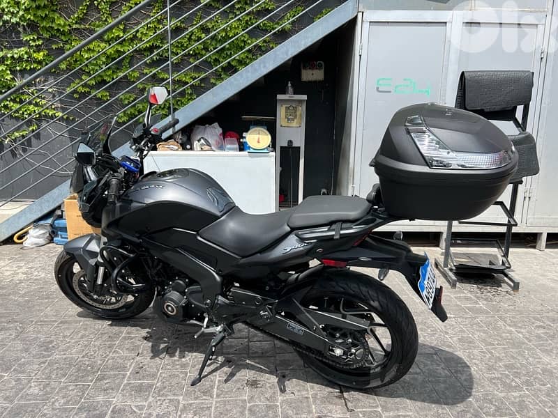 Dominar 400 4