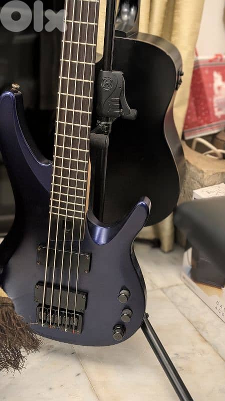 5 strings active bass 2