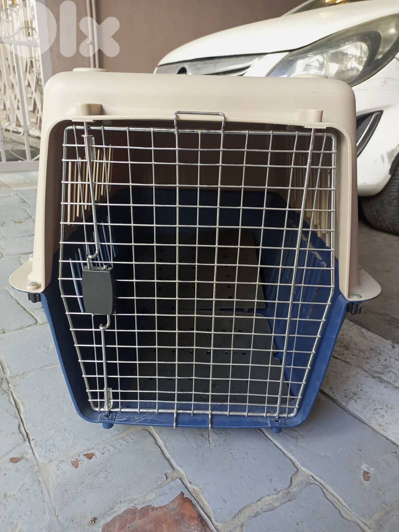 Dog Crate, Large. 50$ 1