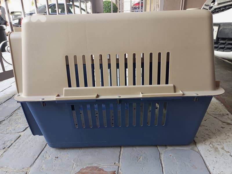 Dog Crate, Large. 50$ 2