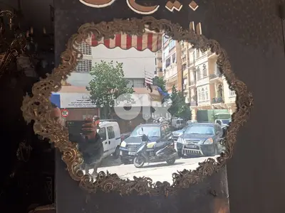 مراية برونز اسباني مميزة ناعمة انتيك قديمة