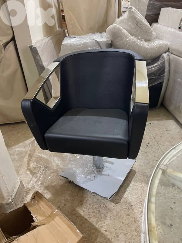 Professional Salon Shampoo Chair with Sink – Like New 3