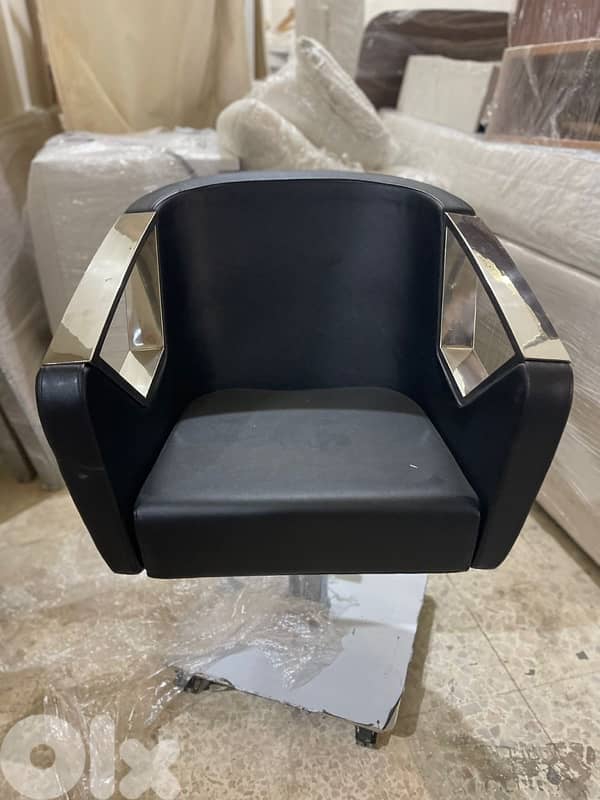 Professional Salon Shampoo Chair with Sink – Like New 5