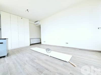 RA26-4977 Super Deluxe Apartment 255 m² for Sale in Ain Mraisseh