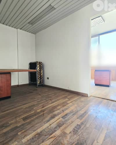 RAO26-4978 Office 160 m² for Rent – Horsh Tabet