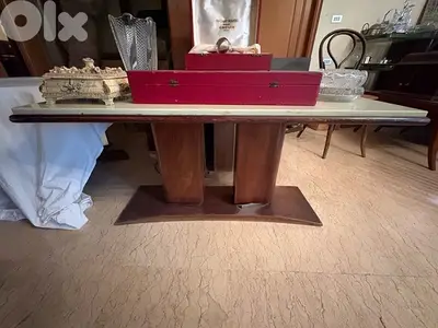 Table basse en marbre et bois sculpté style Art-Déco
