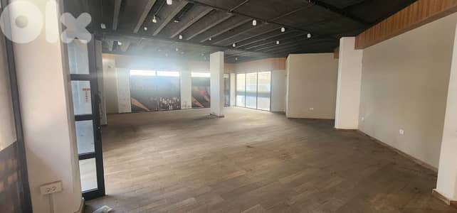 GMC252AJ Shop for rent in Mansourieh - محل للإيجار في المنصورية