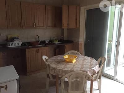 Apartment for Sale in Hamraشقة للبيع في الحمرا