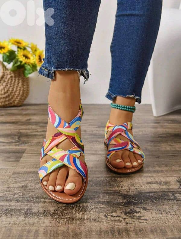 New Fashionable Multi-Color Strap Woman Casual Flat Sandal 1