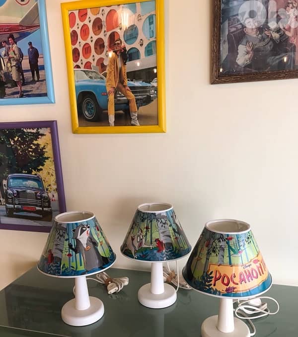 3 kids table lamps like new . 75$ 0