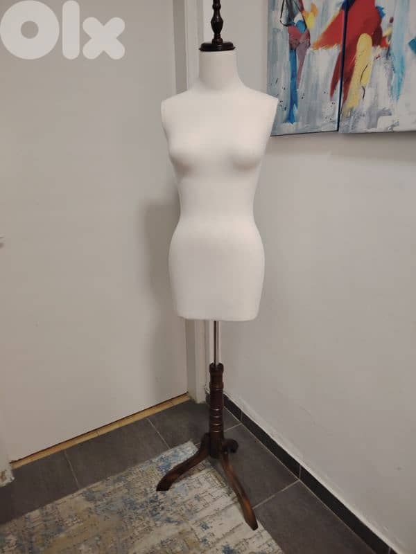 Female Mannequin for Sale – Excellent Condition 0