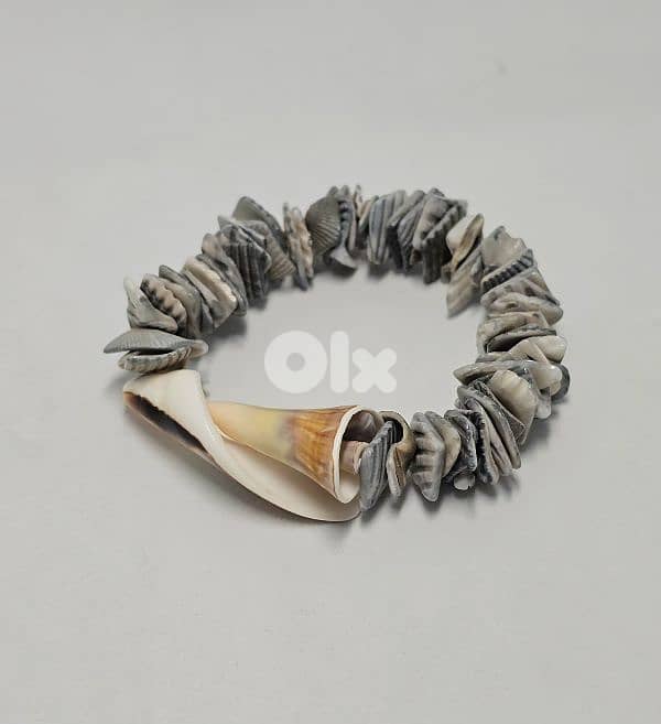 10$ handmade shell bead bracelet 0