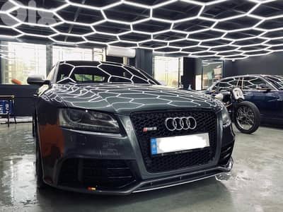 Audi RS5 2011