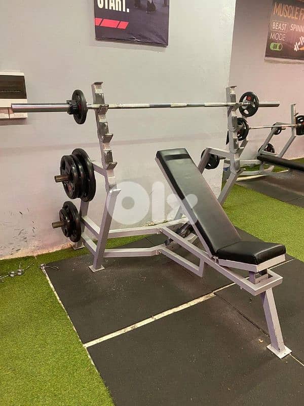 Bench Olympic Adjustable - like new 0