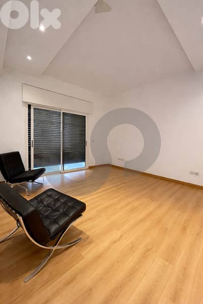 Ready Move In  Elegant , Beirut-Manara/المنارة - بيروت REF#IZ134924
