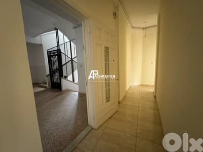 Office For Rent in Badaro - مكتب للإجار في بدارو