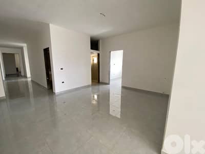 Spacious Apartment For Sale in Bolonia شقة واسعة للبيع في بولونيا