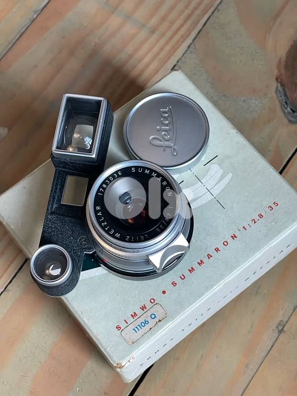 Leica Leitz Summaron 35mm F/2.8 Lens with Goggles and Box 0