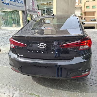 Hyundai Elantra 2020