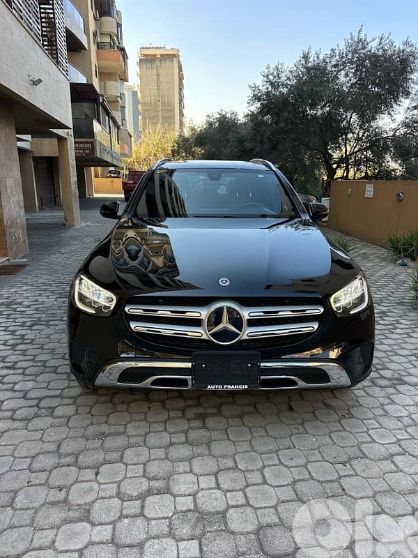 Mercedes GLC 300 4matic 2020 black on black (clean carfax-72000 miles) 0