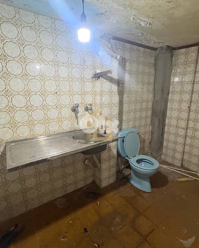 Shop for rent in Tarik El Jdideh HN335 محل للإيجار  في طريق الجديدة