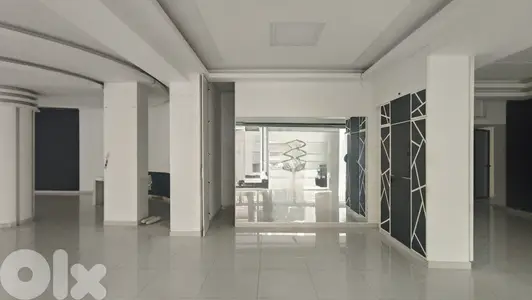 RWK157MF - Shop for rent in Adonis in a prime location