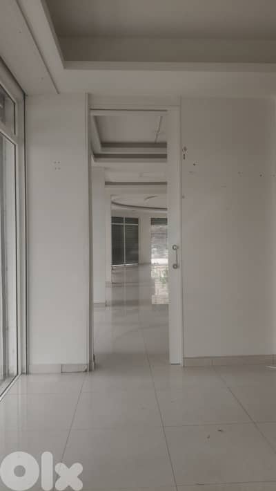 RWK157MF - Shop for rent in Adonis in a prime location