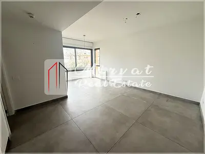 1 Master BedroomlNew BuildinglSecurity 24/7