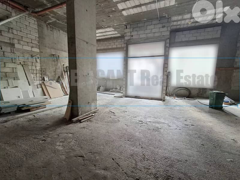 Showroom with Terrace | for Rent | Downtown | Prime Location 0
