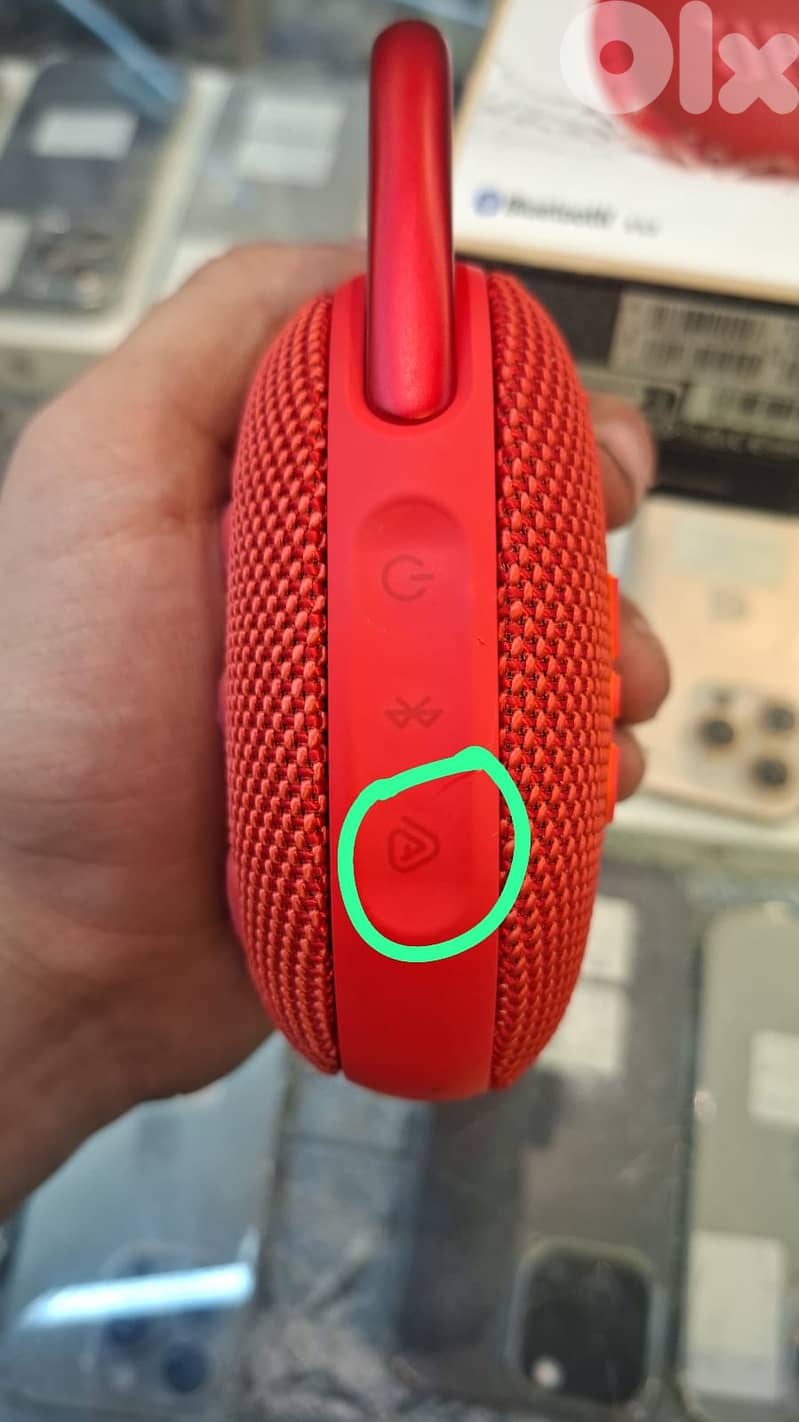 Open box not used jbl clip 5  Playtime Boost not wokring  20$ 0