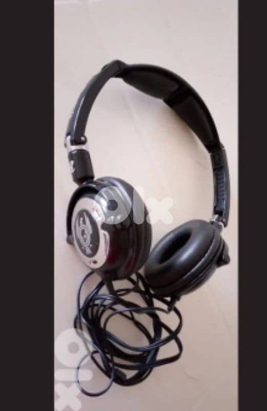 Headphones new piece 0