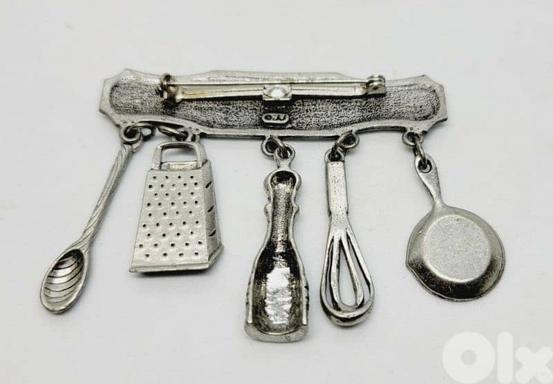 Le Chef Brooch 1