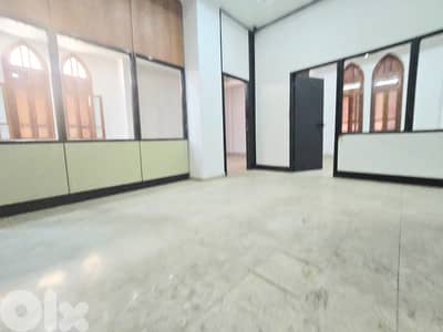 RAO26-5019 Office 250 sqm for Rent – Downtown