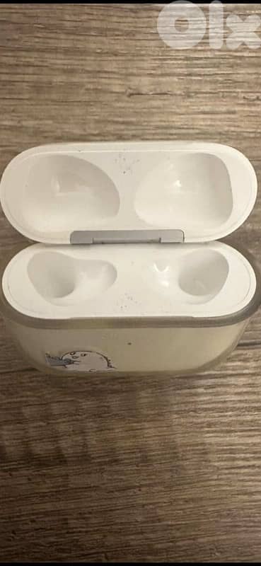 AirPods Pro 2 charging case only ( Apple Store ) 0