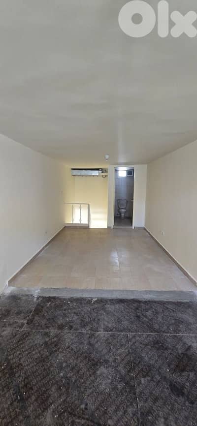 RWK147RH - Shop for rent in  zouk Mikael