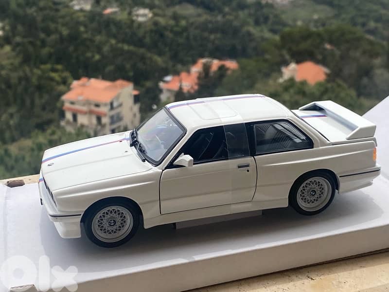 bmw e30 scale 1/24 diecast model car bburago 0