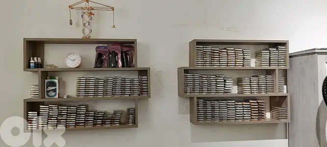 رفوف خشب