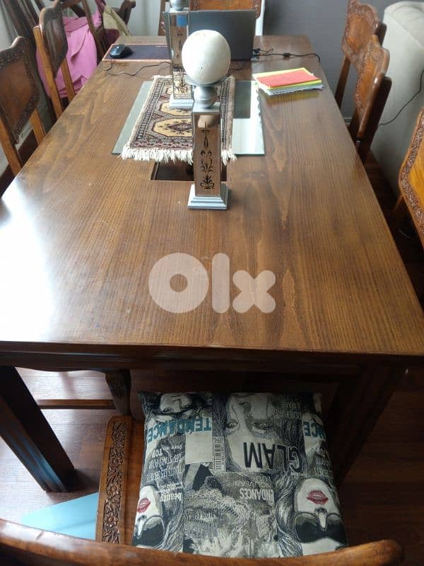 dining table with 8 chaira 0